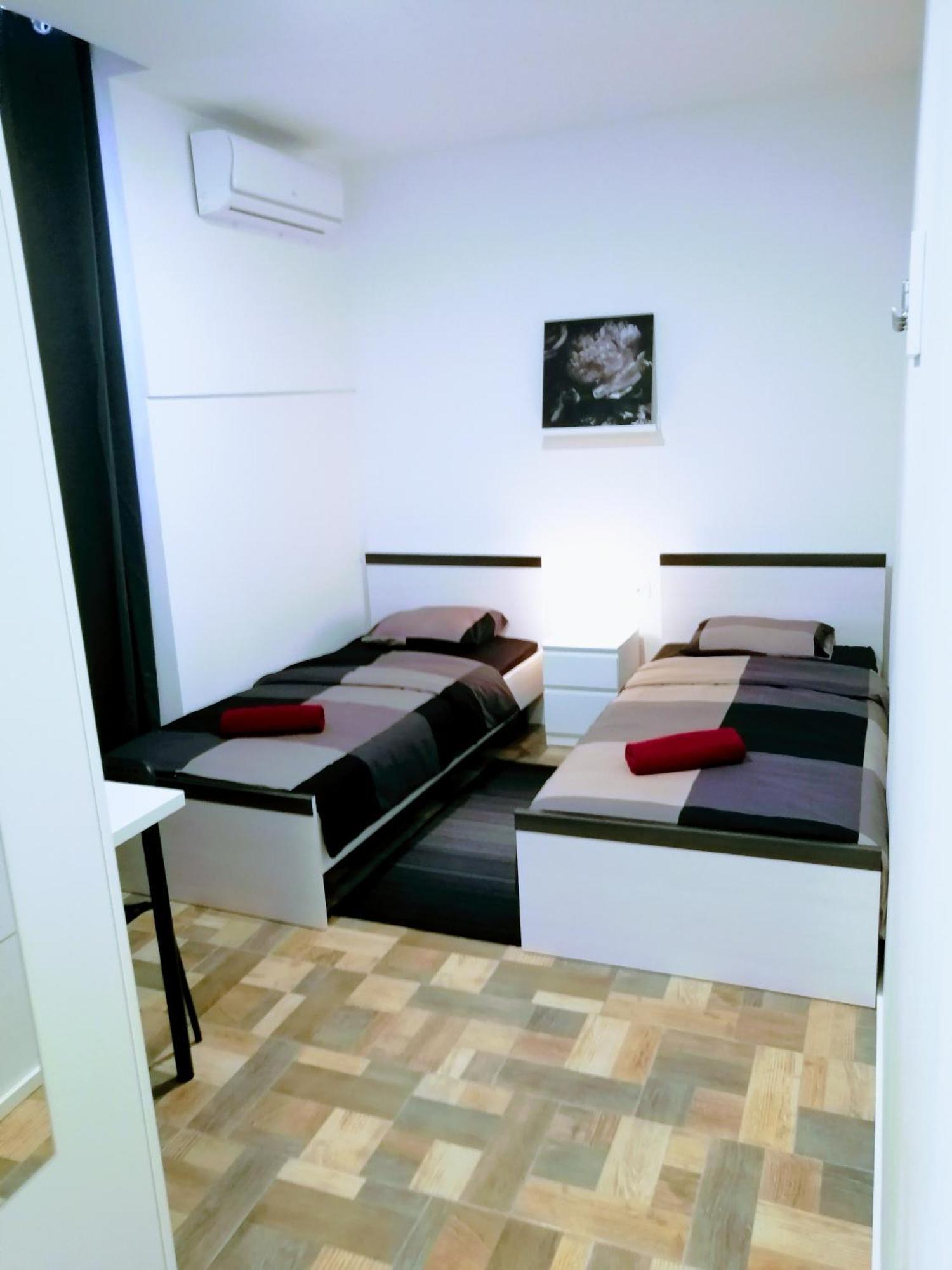 Pula Center - Studio Apartments Exterior photo